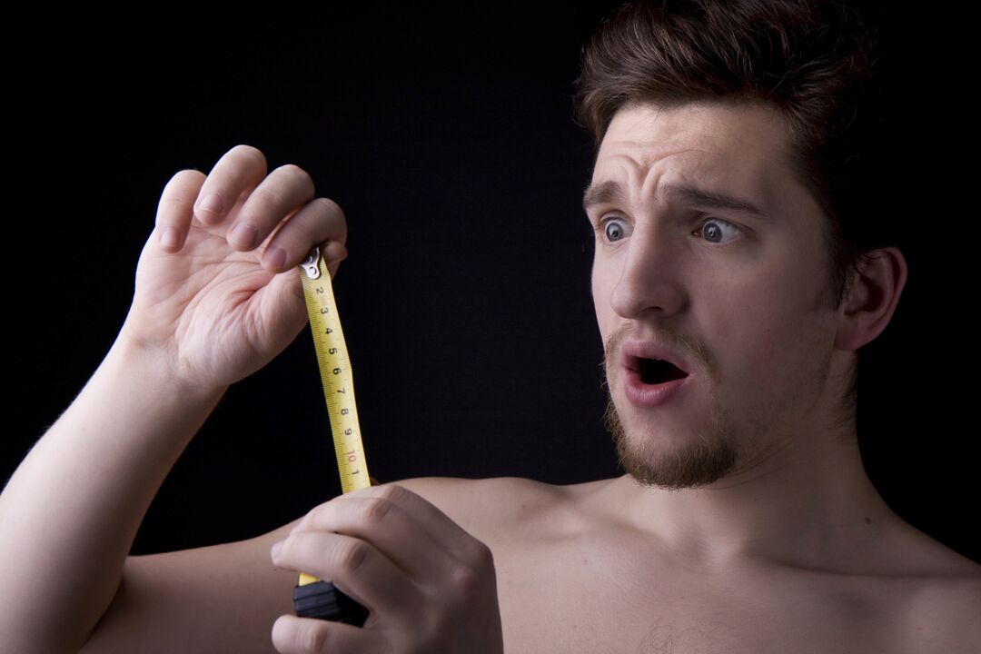 muž meral penis pred zväčšením